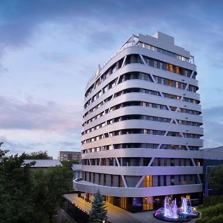 Doubletree By Hilton Almaty Hotel Exterior foto