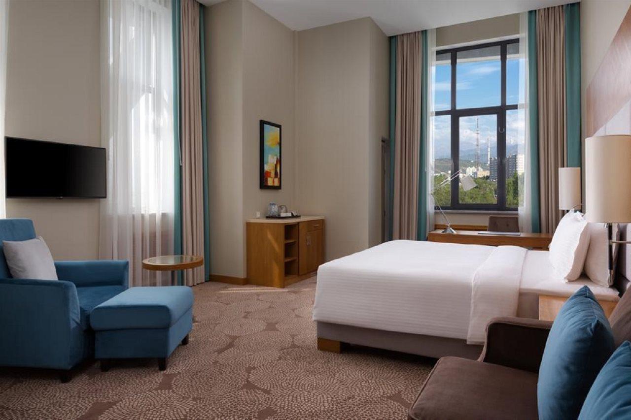Doubletree By Hilton Almaty Hotel Exterior foto