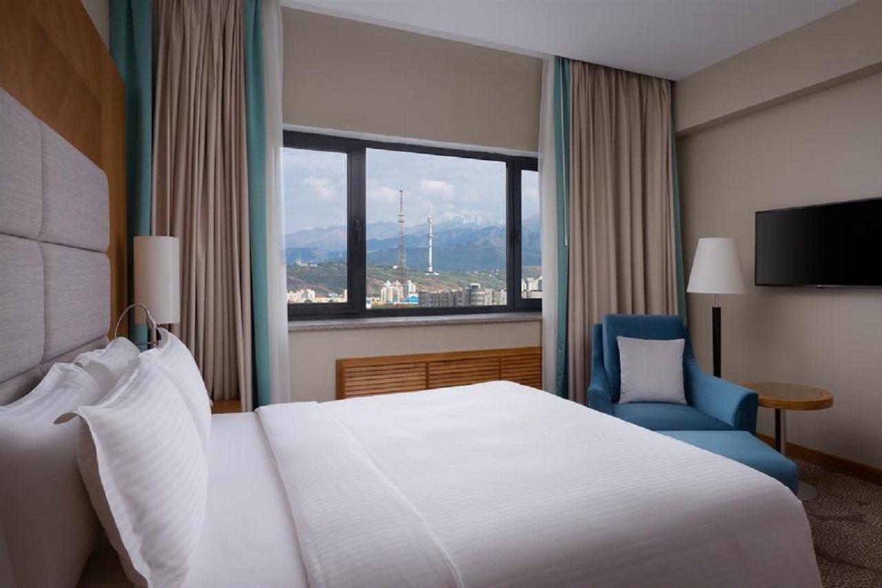 Doubletree By Hilton Almaty Hotel Exterior foto
