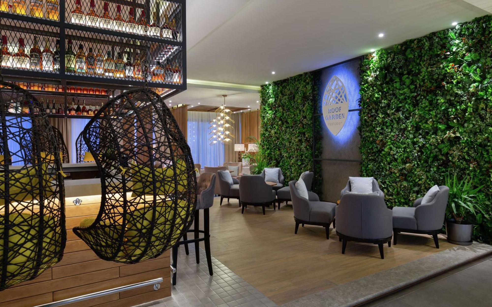 Doubletree By Hilton Almaty Hotel Exterior foto