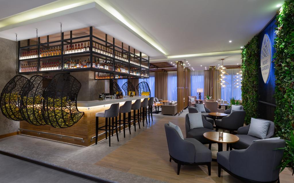Doubletree By Hilton Almaty Hotel Exterior foto