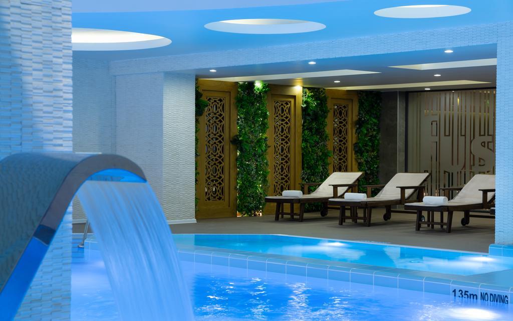 Doubletree By Hilton Almaty Hotel Exterior foto